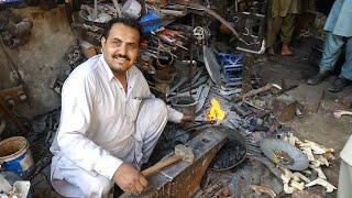 Expert Guy Forged a Beautiful Axe