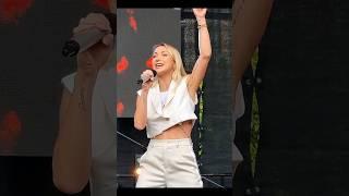 Anna-Carina Woitschack/Glücksmomente.#clips #live #schlager #party #feed #stadtfest