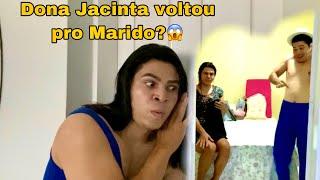 Pai da Ketley e da Katia foi visitar elas e Jacinta não resistiu