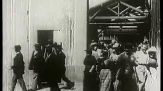 Auguste & Louis Lumière Workers Leaving the Lumière Factory 工厂大门