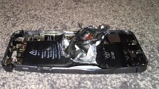 Piercing iPhone 5s Battery