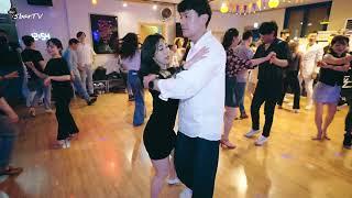 덩키 & ‍️에밀리 Bachata social dancing @ 11월 16일 포항댄스사랑 24주년 파티 #bachata #salsa