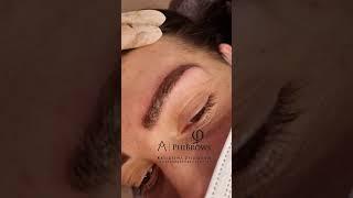 Feinste Härchenzeichnung Microblading Phibrows