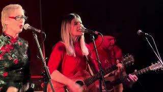 Fiona Lee Maynard and The Red Cars live at St Kilda Bowls Club. 07/06/24