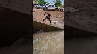 Real Life Fishing, Man Dip Net Fishing Under Dam [part 308]#fishing #fish #reallife