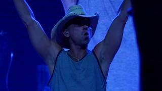 Kenny Chesney 2019-04-06 Van Andel Arena, Grand Rapids, MI