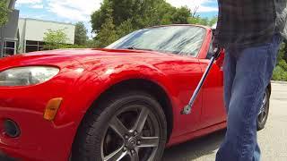 How to torque the lug nuts on a Mazda MX5