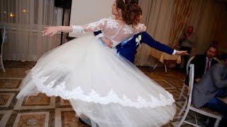 A tender and touching wedding dance