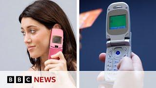 Would you ditch a smartphone for a 'dumbphone'? | BBC News