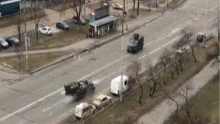  Russian War Ukraine - Ukrainian Armored Vehicle Totally Ignores Direct Machine Gun Fire