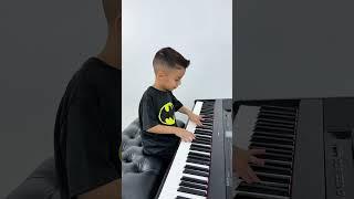 5 Year Old Plays Fur Elise by Beethoven!  - Jelijah Diaz