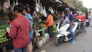 Morning Food Market Scene @Phsa Kandal Factory - Activities of Vendors Selling Vegetables , Food ...