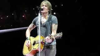 Keith Urban “Medley, Thank God I'm A Country Boy, Better Life & You'll Think Of Me (Acoustic) Live