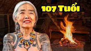 The World's Oldest Ancient Tattooist of the Headhunter Tribe