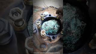 Rare hub and axle repair #threads#bolts #nuts#tools#hub #axle #garage #truck#viral #satisfying