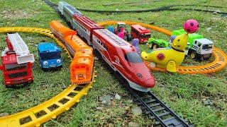 Finding and Assembling Electric Toy Trains, Fast Trains, Multi Express Trains, Thomas