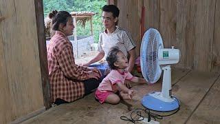 The mother and son were very happy when the engineer bought fans for them.
