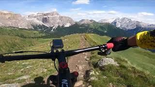 Dolomiti MTB / Tutti Frutti trail to Canazei (Val di Fassa)