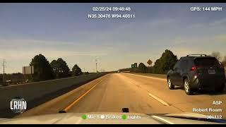 Chick On SportsBike Hits 139mph During High speed Chase