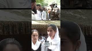 J&K: Residents of Poonch show gratitude to Indian Army for their services