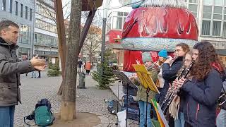 Auftritt der Bläserklasse (Goethegymnasium) auf den Weihnachtsmarkt in Hildesheim