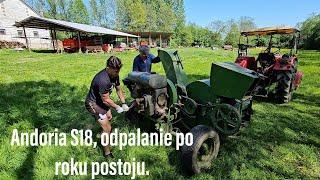 Strażak PSP odpala silnik Andoria S320 S18