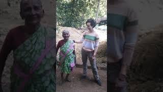 Foreign Tourist ला मालवणीत गजाली सांगणारी नानी