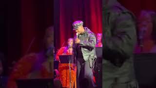 Faith Evans brings AV on stage as her special guest !