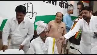 Satnami Samaj Guru Baldas joins Congress