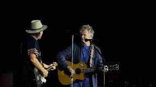 Neil Finn Joins Pearl Jam For 'Throw Your Arms Around Me' Auckland 10/11/2024