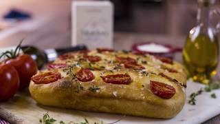 Kekik ve Çeri Domatesli Focaccia Tarifi - MacroCooks