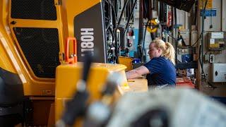 Service Technician at Volvo Construction Equipment - Meet Sara