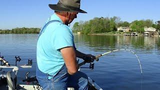 You Never Know What You Will Hook In The Tennessee River! (Day of BIG fish)