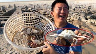 Erdan Caught Crabs