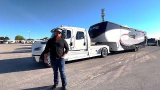 2024 Freightliner M2 106 Laredo (11N232389)