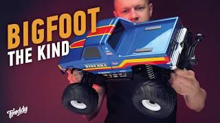 Smashing into a metal support at full speed – can the RC truck survive? New BigFoot 4x4 from Traxxas