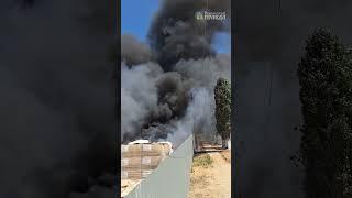 В Волжском горел склад пластиковой тары