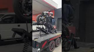 Learning clutch up wheelies on a 2018 YAMAHA R6 | Akrapovic exhaust | WHEEIE MACHINES AUSTRALIA