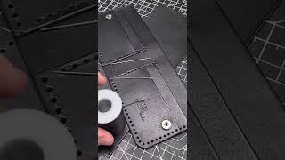 бифолд/портмоне/кошелек из кожи ручной работы. bifold leather wallet. кожаные изделия под заказ.