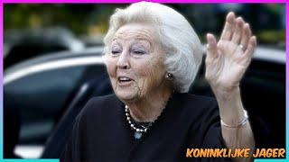 Beatrix was blijkbaar erg moe want ze valt in slaap tijdens voorstelling op Sint-Maarten..