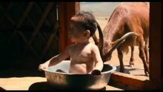 BEBES (Thomas Balmès)  Bande Annonce