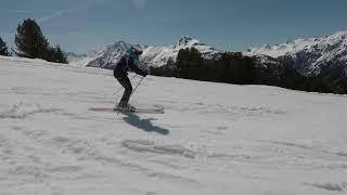 Skiing-Modern-Short-Turns