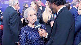 Kathy Bates Fangirls Over 'Shogun' Anna Sawai & More | Emmy Awards 2024