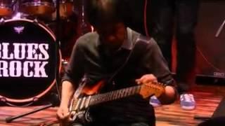 Peter Ng plays Hendrix's song "Little Wing" in "Guitar Night" 19.12.2014