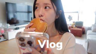 Vlog. 여름이었다.. 먹다가 끝나는 요즘, 프로하객러, 플리마켓, 쉑쉑버거, 해목 장어덮밥, 샤브샤브, 수육, 교촌치킨, 로얄멜팅클럽, 메밀소바