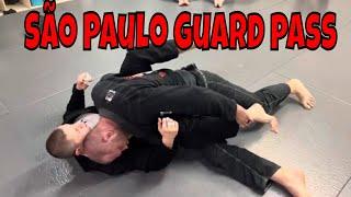 São Paulo guard pass from closed guard