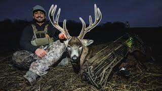 OLDEST DEER ON THE FARM! Iowa Late Season Success With The Bow