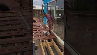 1 minute DIY deck build #tinyhouse #plaster #tradie #shorts