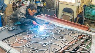 Process of Making Giant Iron Gate. Ironworks Master in Korea