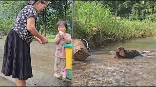 After the flood, the single mother woke up and could not find her daughter.